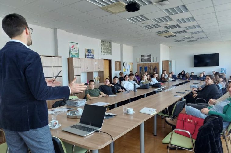 Financijska pismenost mladih: Upravljanje vlastitim financijama