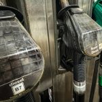 Benzines és dízel autók adókedvezményeit szüntetnék meg