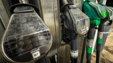 Benzines és dízel autók adókedvezményeit szüntetnék meg