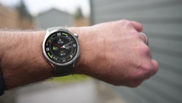 My favorite Android smartwatch beats Samsung and Google with its multi-day battery life