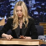 “Are you kidding me?!” Amanda Seyfried shows off her dulcimer chops as she covers a Joni Mitchell classic on Jimmy Fallon