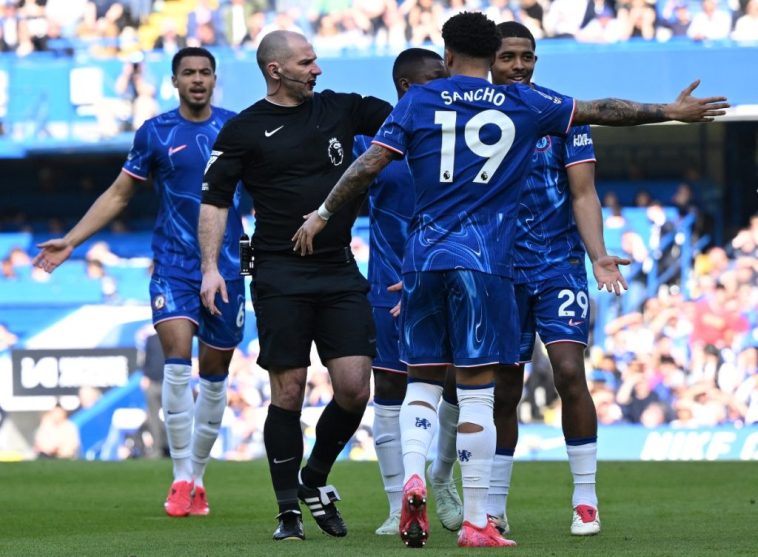 Chelsea run away 1-0 victor against Leicester, boost top four hopes