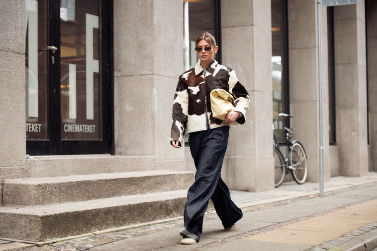 How to Wear Sneakers With Jeans, No Matter Where You’re Going