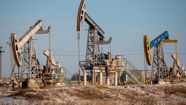 ‎Oil prices rise as markets assess impact of US sanctions on Iran, Russia