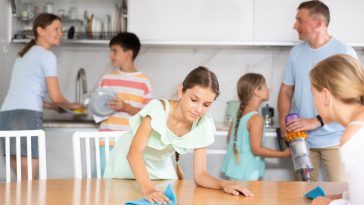 Stop all’affido condiviso per il genitore violento: la proposta Cesa-Binetti per riformare la legge 54