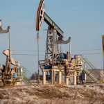 ‎Oil prices rise, record second weekly gains