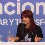 Cristina Kirchner reaparece con fuertes críticas a peronistas que le dieron “cheque en blanco” a Milei