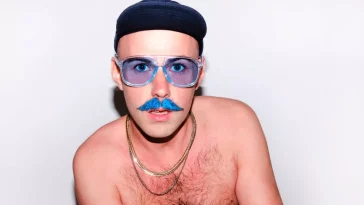 Naturists calling for nudist geeks to get out their joysticks for retro gaming event