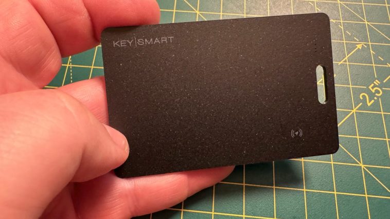 This AirTag wallet alternative is more functional than Apple’s