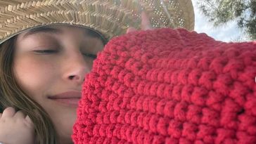 Justin Bieber Shares Cute New Photo With Baby Son Jack Blues