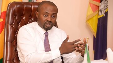 Interior ministry confirms NIS officer was hit by stray bullet as it clears Chinese firm