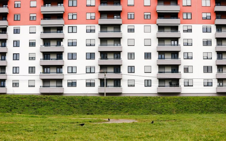 Porezna uprava upozorava građane da danas ističe rok za prijavu nekretnina