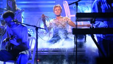 Watch Perfume Genius Perform “It’s a Mirror” on Fallon