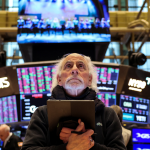 Wall Street recorta pérdidas en medio de una volatilidad extrema por aranceles