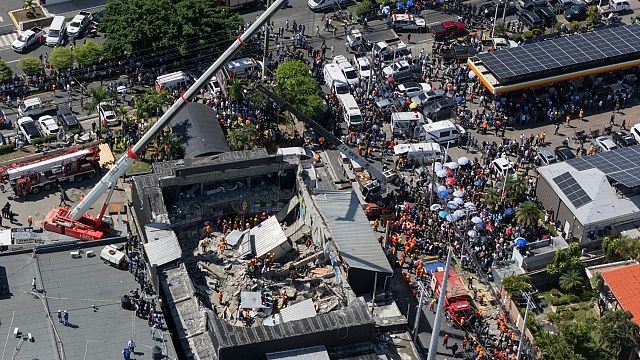 At least 44 dead and 160 injured in a roof collapse at a nightclub in the Dominican Republic