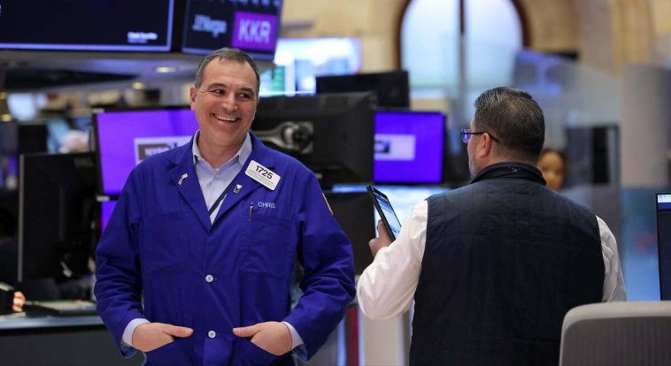 Wall Street estalla de júbilo tras la pausa arancelaria de Trump: el Nasdaq 100 se dispara un 12%