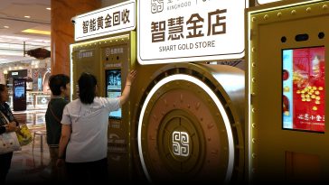 In Shanghai, All That Glitters Can Be Sold — at an ATM for Gold