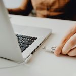 How to turn a USB flash drive into a secure login key for your PC