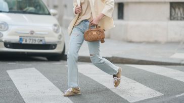 Mom Jeans Are Officially Back. Here’s How to Style Them for Summer 2025