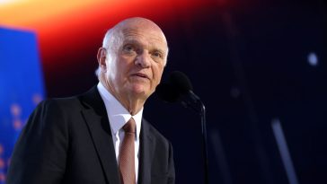 It’s over for Lou Lamoriello with the Islanders