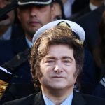 S jedne strane duh novog početka, a s druge preživljavanje i jad