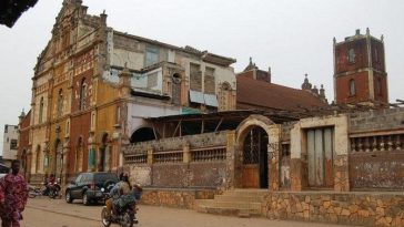 10 countries with multiple capital cities