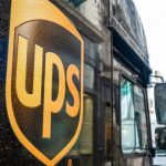 Zwolnienia grupowe w UPS. Pracę w 2025 roku straci ok. 20 tys. osób