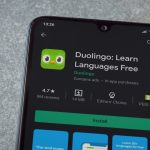 Duolingo sostituisce i lavoratori con l’intelligenza artificiale, l’azienda sarà “AI First”