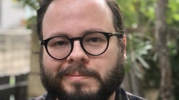 ‘SNL’: Trump Signs Executive Orders Defending Bill Belichick, Chris Columbus and J.K. Rowling in Cold Open | Video