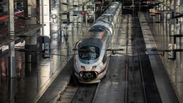 Un robo de cable en la línea Madrid-Sevilla afecta a una treintena de trenes y 10.700 viajeros