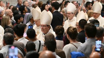 Cardinals hold last mass before conclave to elect pope