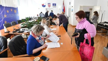 Ministar Piletić najavio raspored isplate ’13. mirovine’