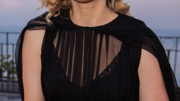 Amber Heard Celebrates Mother’s Day by Announcing She Welcomed Twins ‘On My Own Terms’