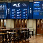 El IBEX 35 termina al frente de Europa tras esquivar el pinchazo de Telefónica