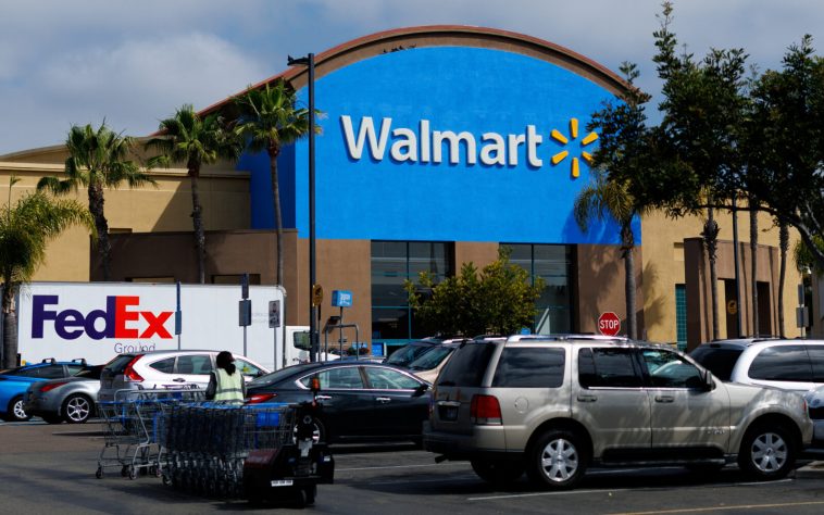 Trump poručio najvećem svjetskom lancu trgovina: Progutajte carine