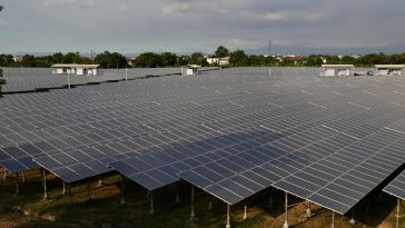 La Cina investe nel solare e riduce la CO2, una lezione per l’Ue: il confronto con l’Italia