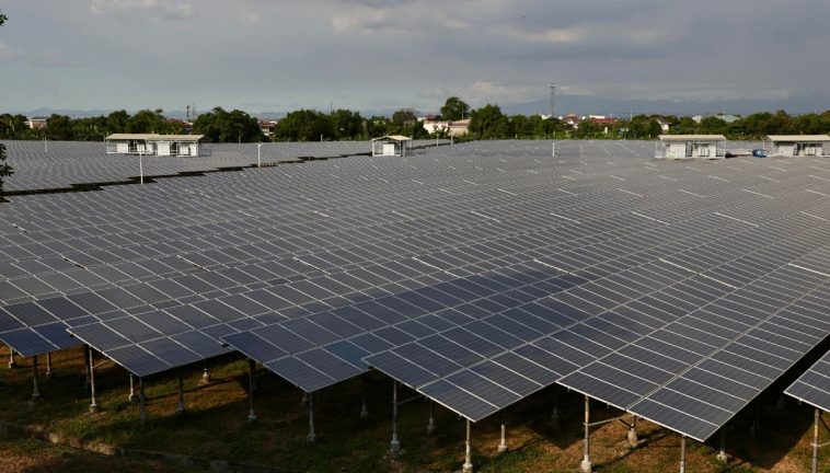 La Cina investe nel solare e riduce la CO2, una lezione per l’Ue: il confronto con l’Italia