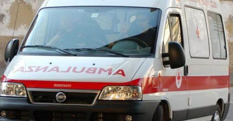 Bidello cade dal tetto e muore, al lavoro per arrotondare