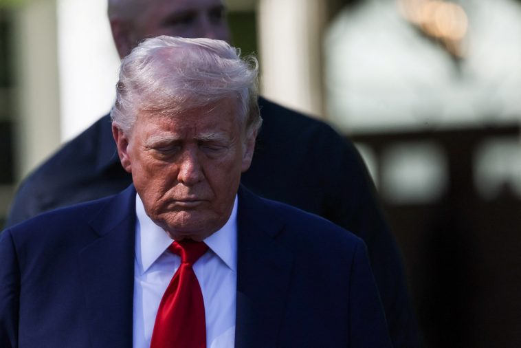 A crise silenciosa do dólar: endividamento e tarifaço complicam hegemonia dos EUA?