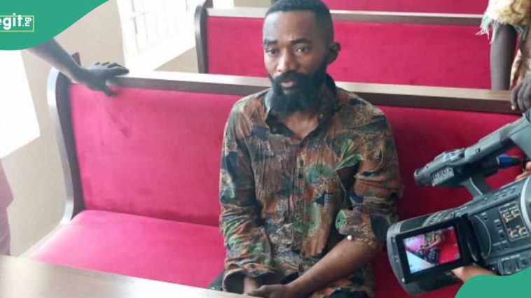 Watch video: Gospel singer who killed girlfriend spotted praying in court
