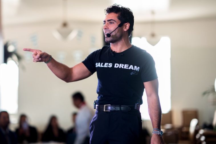 Nakon spektakla s Vukom s Wall Streeta, Prodajni Mindset dovodi vodećeg svjetskog trenera prodaje