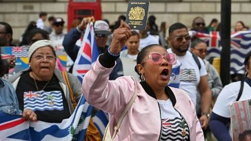 Britain hands over control of Chagos Islands to Mauritius