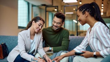 Reading the room: A real estate agent’s guide to non-verbal communication