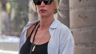 Pregnant Kimberly Stewart Steps Out With Baby Bump on Display