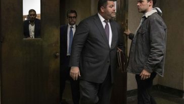 NYPD probing detectives who worked security at house where man says he was tortured, AP source says