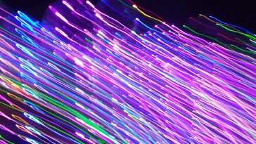 Ultra-fast fiber sets global speed record: 1.02 petabits per second over continental distance
