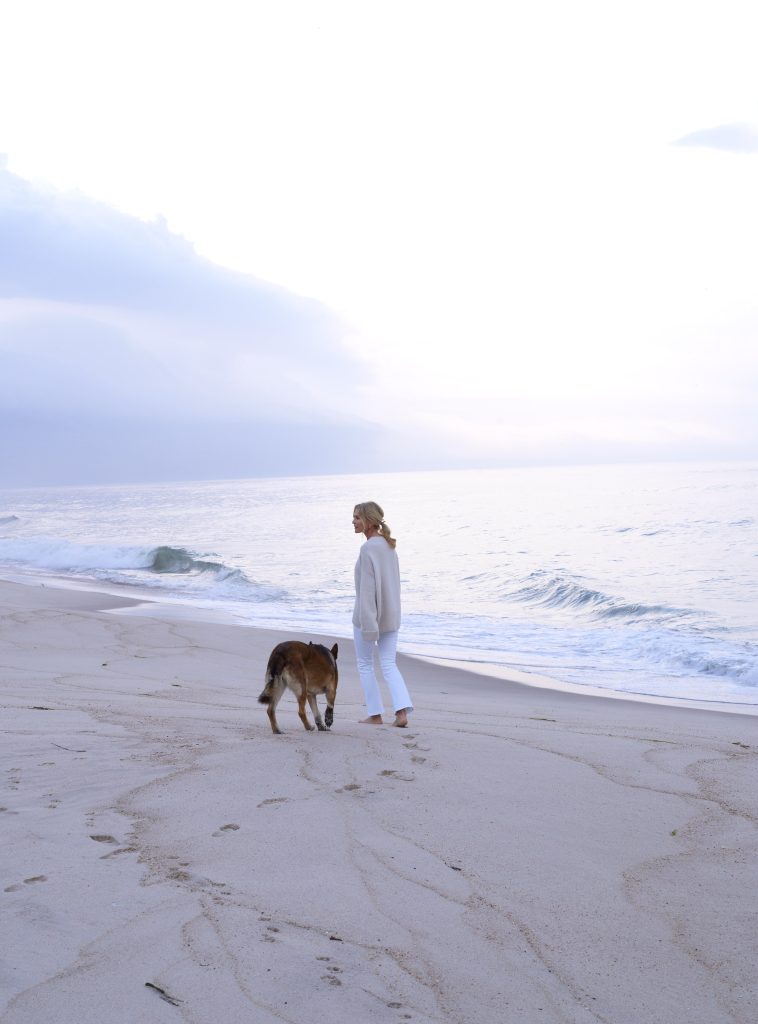 An Open Landscape, Between the Beach and the Bay, Becomes a Family’s Dream Home