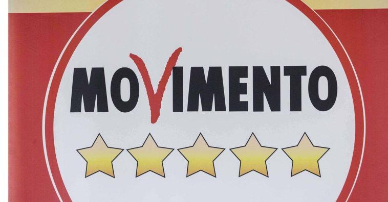 Verso azione legale di Grillo per riappropriarsi di simbolo e nome M5s. I Cinque Stelle: «Prerogative infondate»