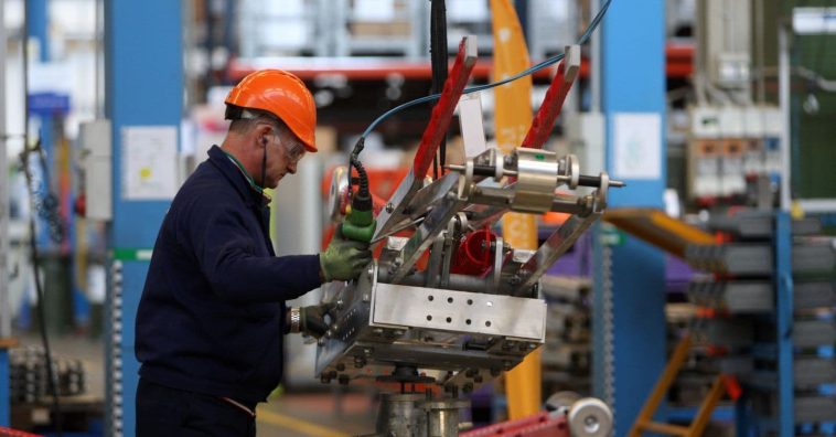 Pil: Istat stima +0,6% nel 2025 e +0,8% nel 2026. Fiducia in calo per i dazi ma l’export ha tenuto