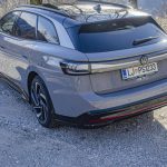 Volkovi z Wall Streeta: bo prej bankrotirala Tesla ali ZDA?